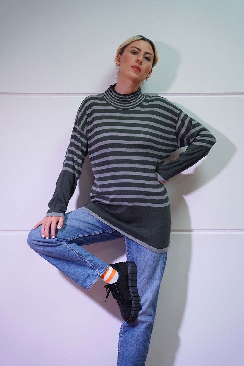 Sueter-Cuello-Alto-Mujer