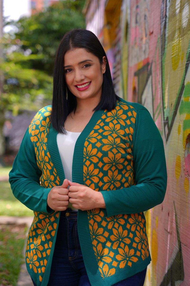 Cardigan-Cuello-V-Plus-Mujer