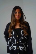 Sueter-botones-dibujado-mujer
