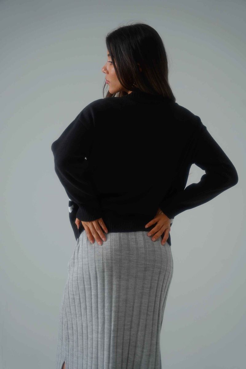 Sueter-botones-dibujado-mujer